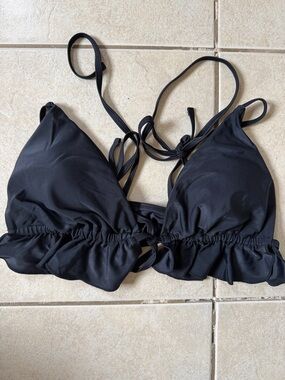 NWOT Black Ruffled Triangle Bikini Top